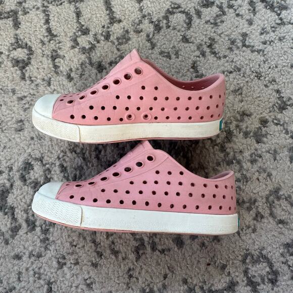 Native Light Pink Shoes Size 8C - Picture 5 of 6